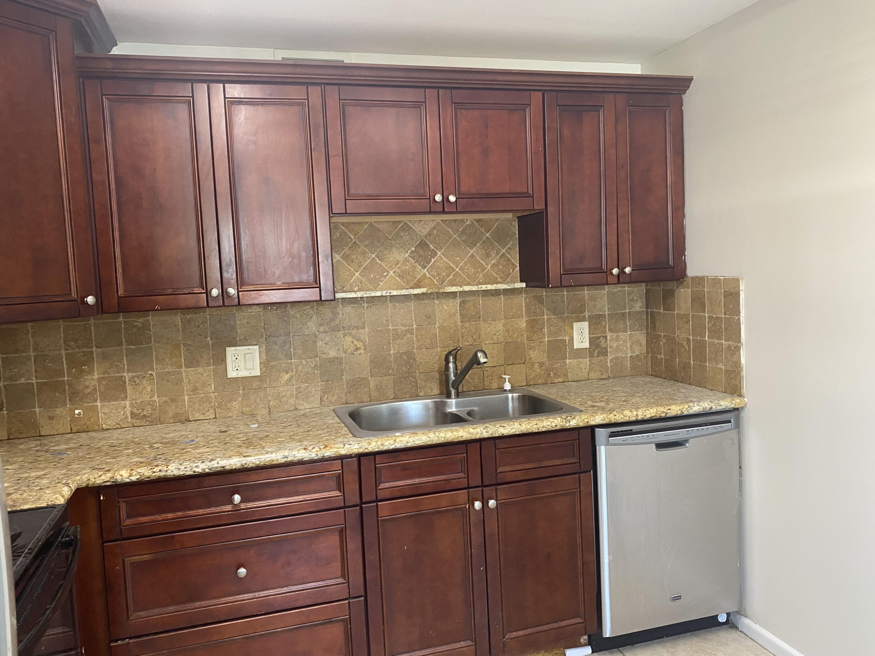 4052 Hythe A Boca Raton, FL 33434 - Photo 12 of 40 Kitchen