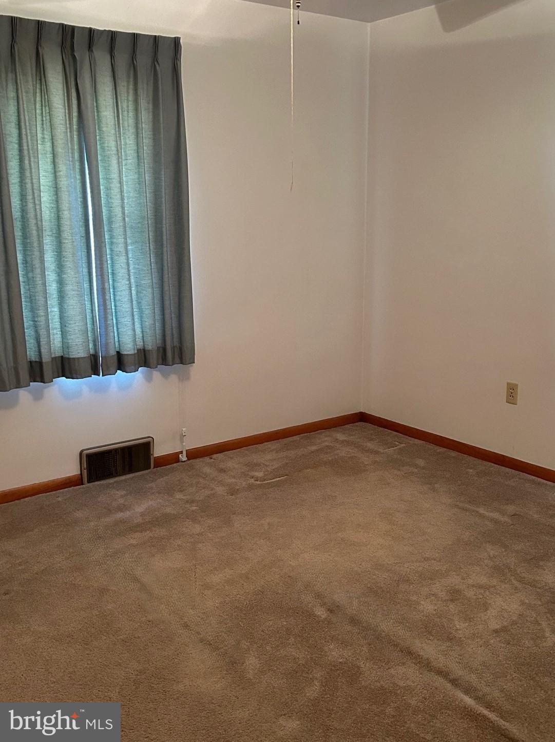 220 Avon Road Hagerstown, MD 21740 - Photo 12 of 35