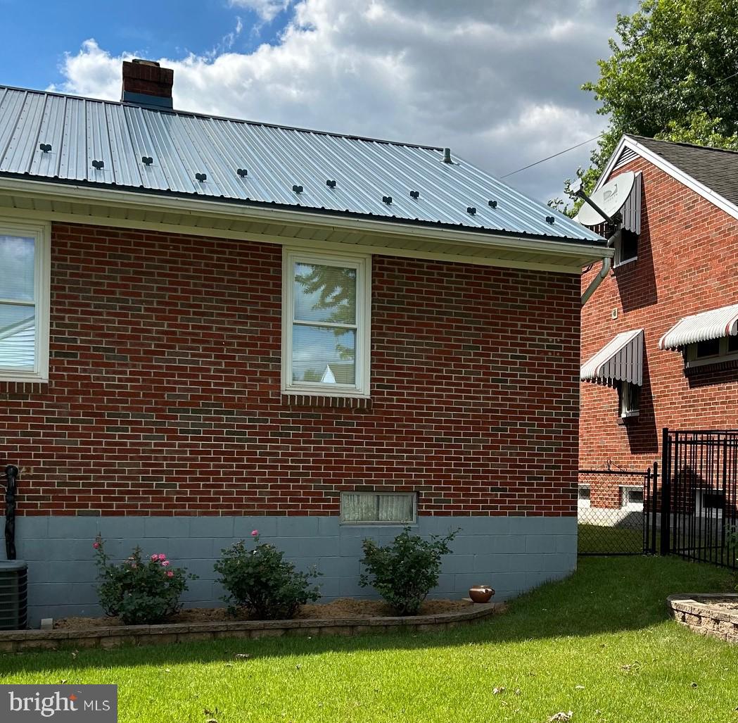 220 Avon Road Hagerstown, MD 21740 - Photo 2 of 35
