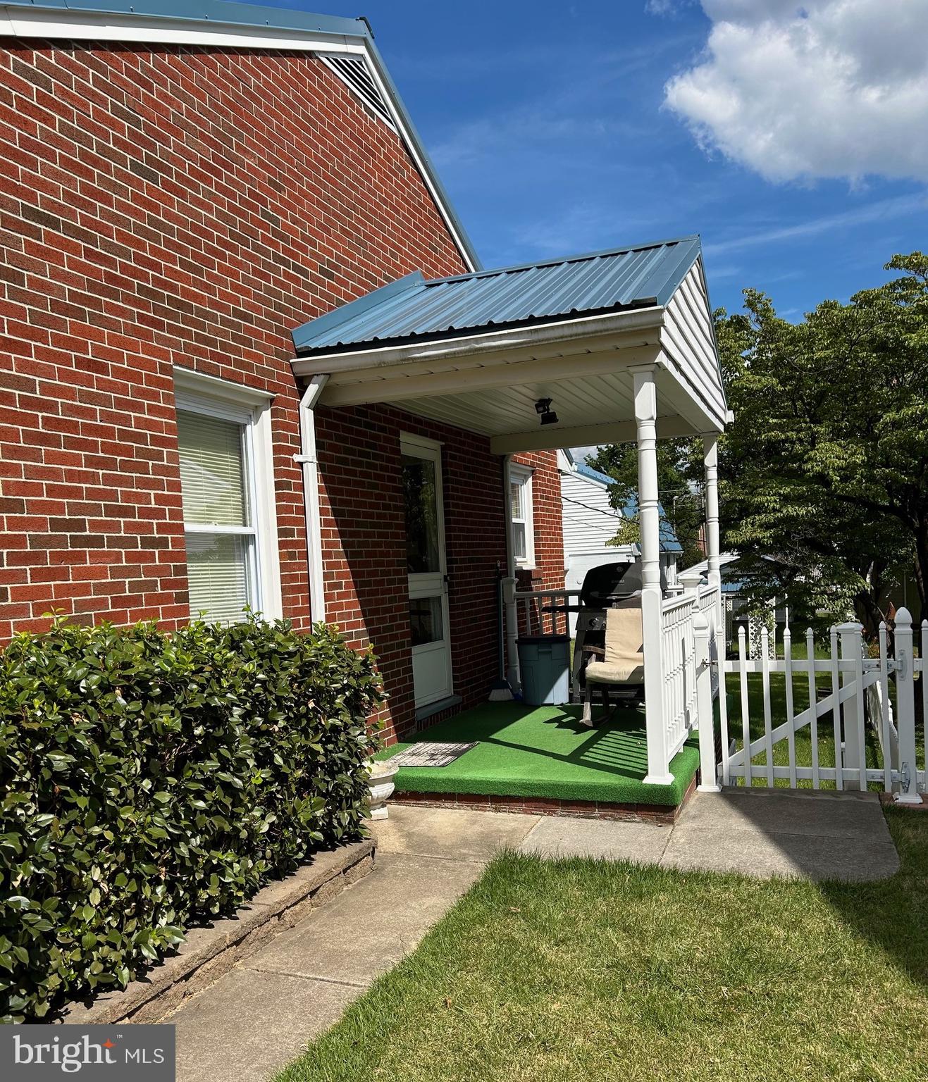 220 Avon Road Hagerstown, MD 21740 - Photo 3 of 35
