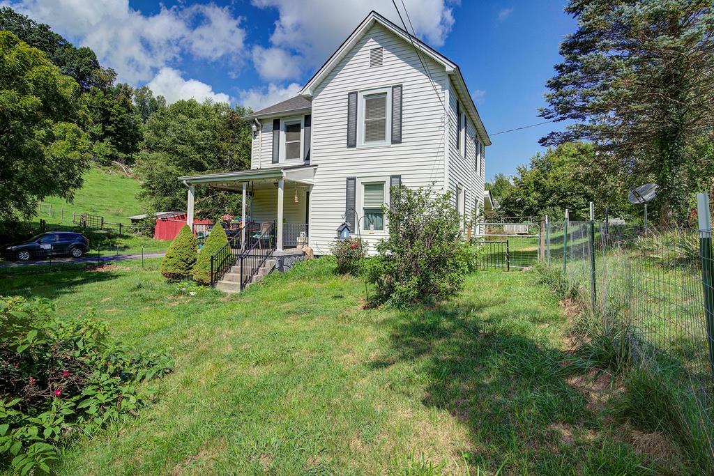 1051 Green Valley Road Lebanon, VA 24266 - Photo 1 of 21 Gallery Image 1