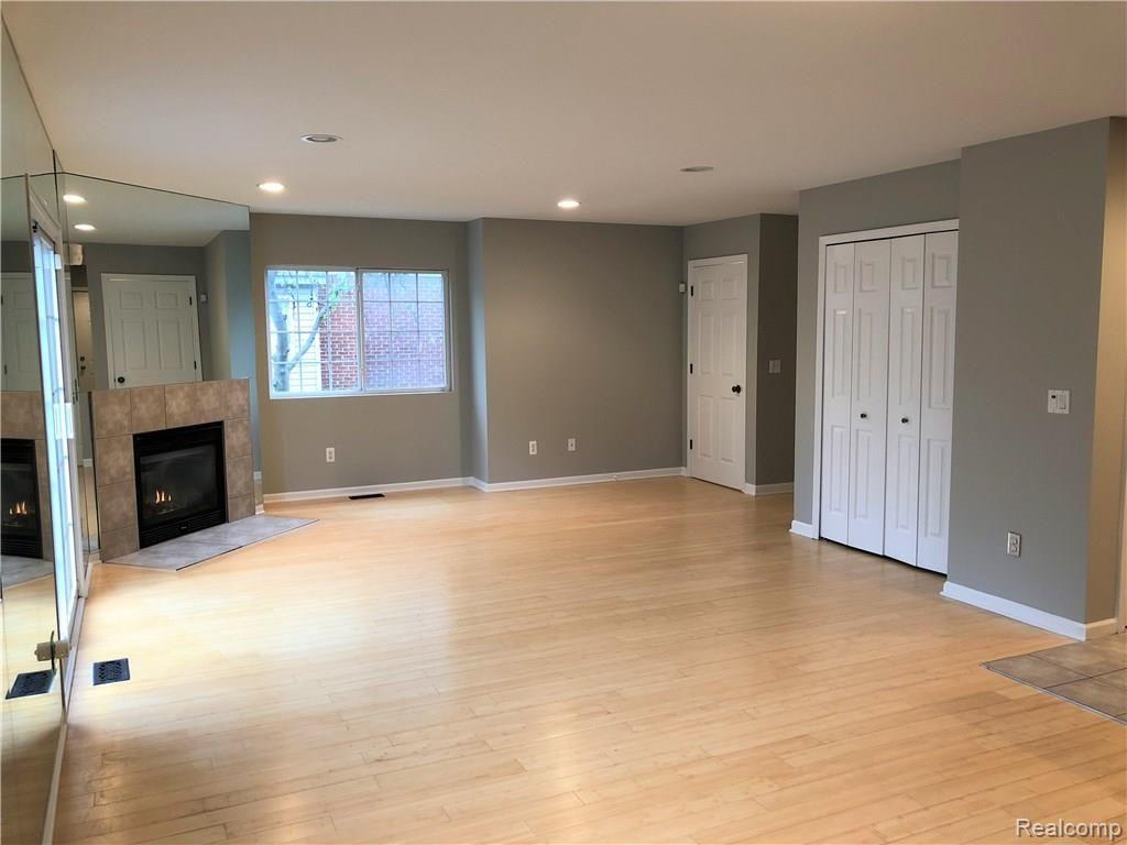 18240 West Eleven Mile Road Lathrup Village, MI 48076 - Photo 9 of 19