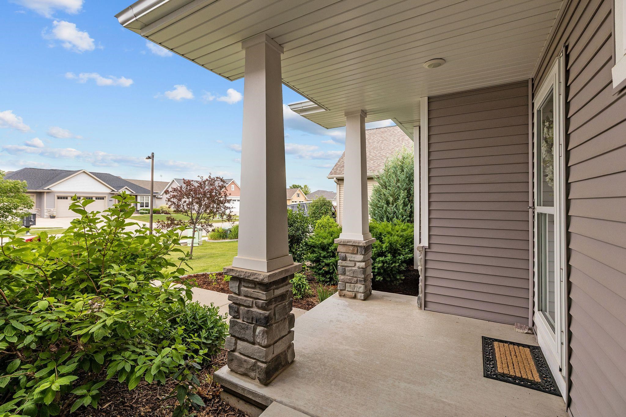3627 Tulip Trail Appleton, WI 54913 - Photo 6 of 68