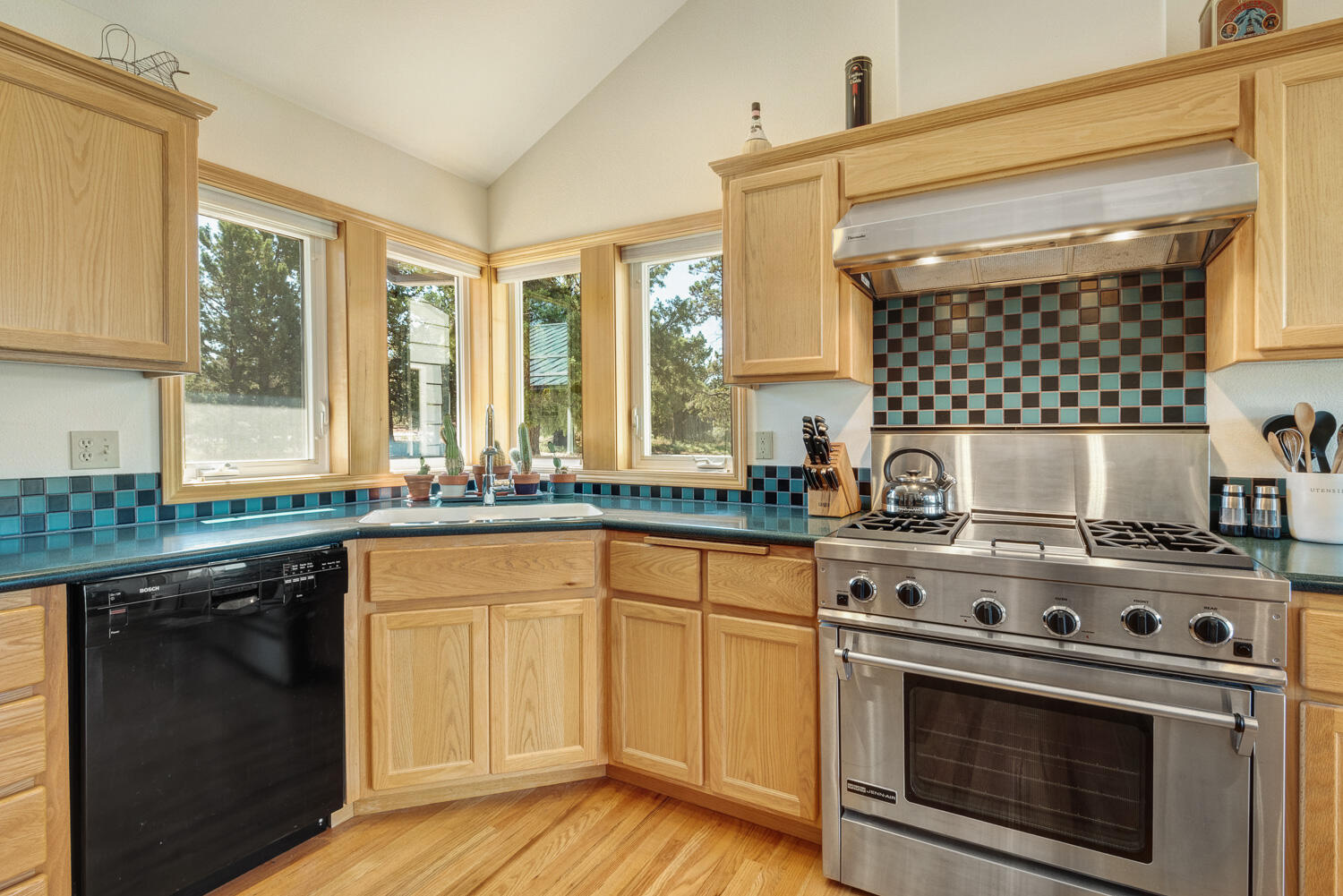 65230 Smokey Ridge Road Bend, OR 97703 - Photo 23 of 53 23