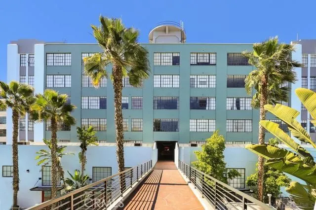 a sitting area with an outdoor seating