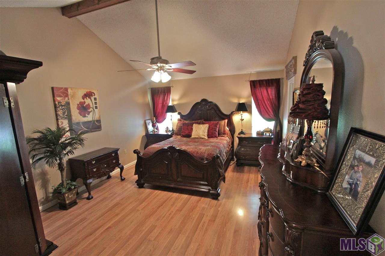 3955 Country View Drive Baton Rouge, LA 70817 - Photo 8 of 16 MASTER BEDROOM