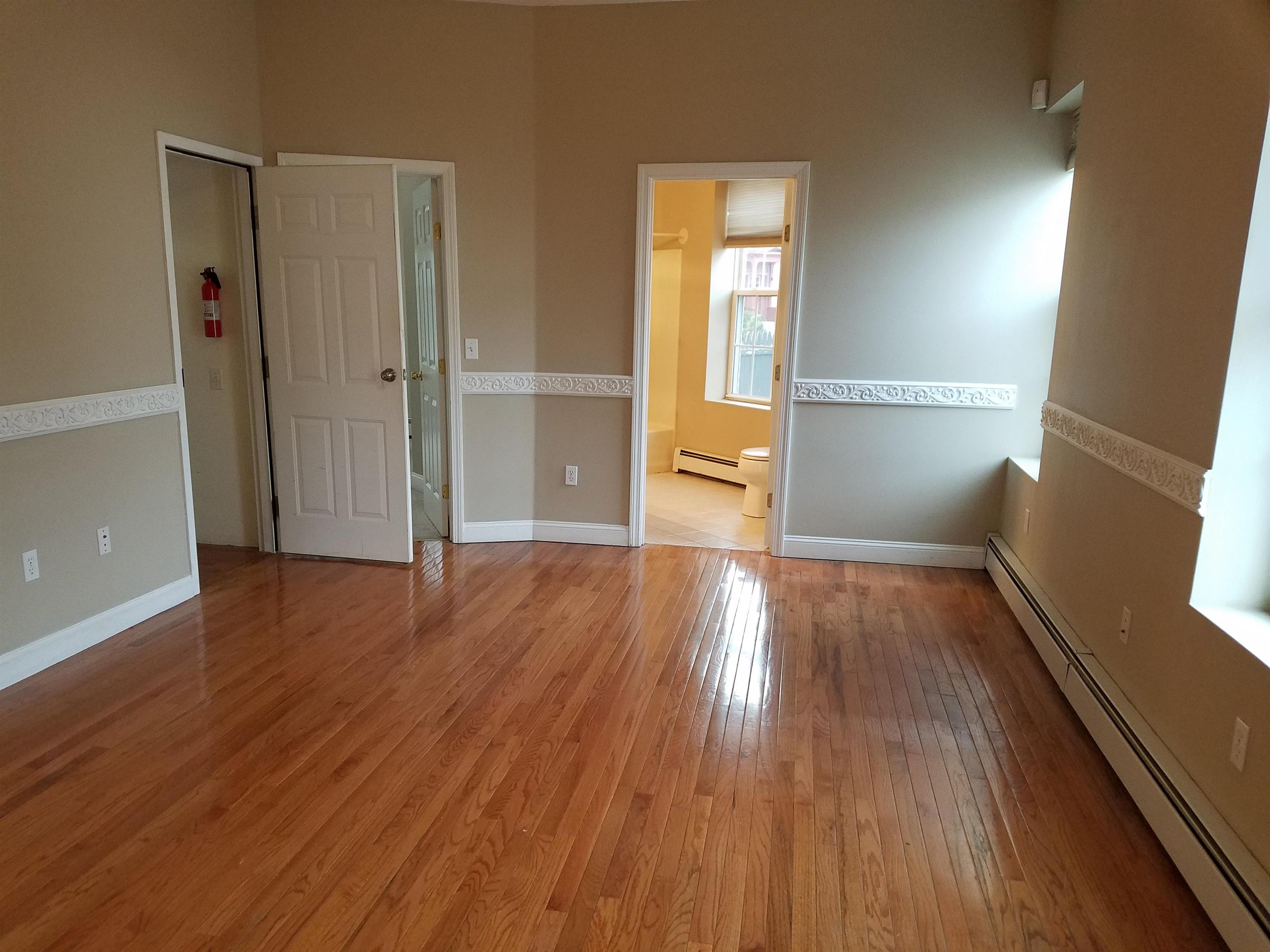 585 Beech Street, Unit FIRST Manchester, NH 03104 - Photo 5 of 15