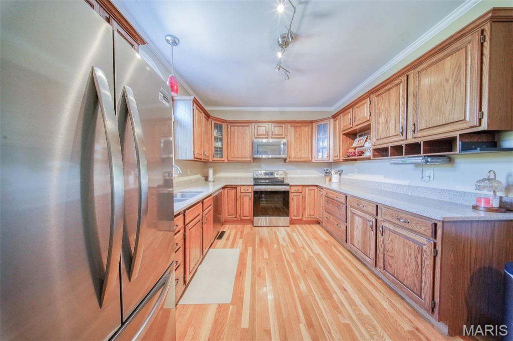 10575 Stoltz Drive Rolla, MO 65401 - Photo 10 of 73