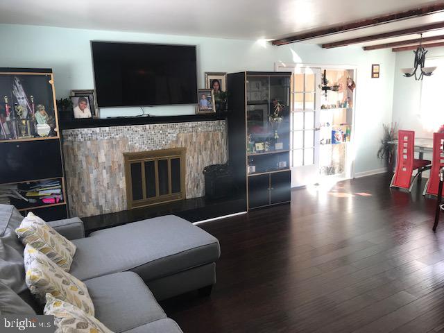 8406 Woodyard Road Clinton, MD 20735 - Photo 3 of 32 Family room