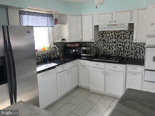 8406 Woodyard Road Clinton, MD 20735 - Photo 9 of 32 Kitchen