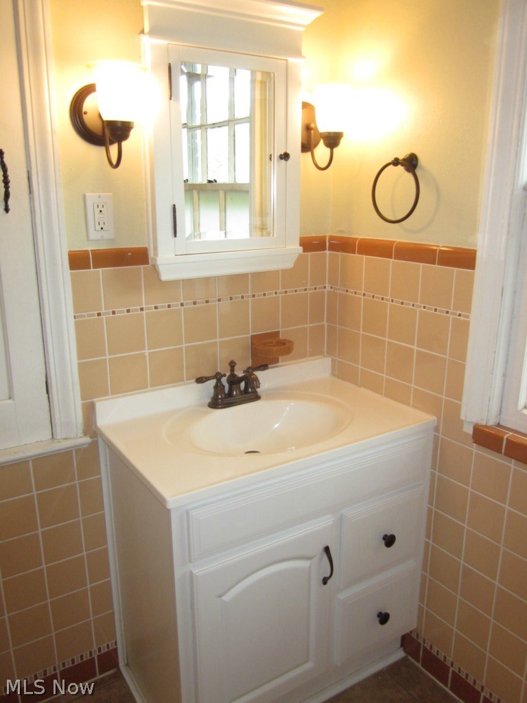3488 Woodridge Road Cleveland Heights, OH 44121 - Photo 16 of 22