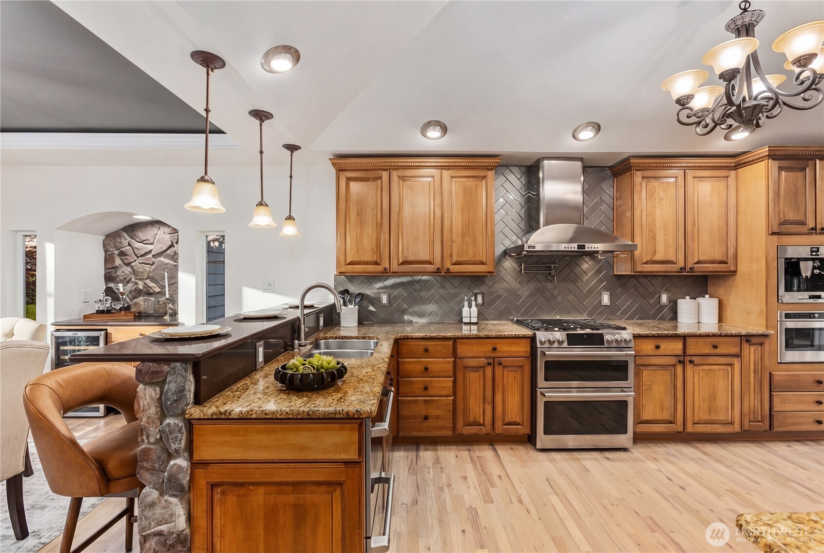 814 North 32nd Street Renton, WA 98056 - Photo 9 of 40