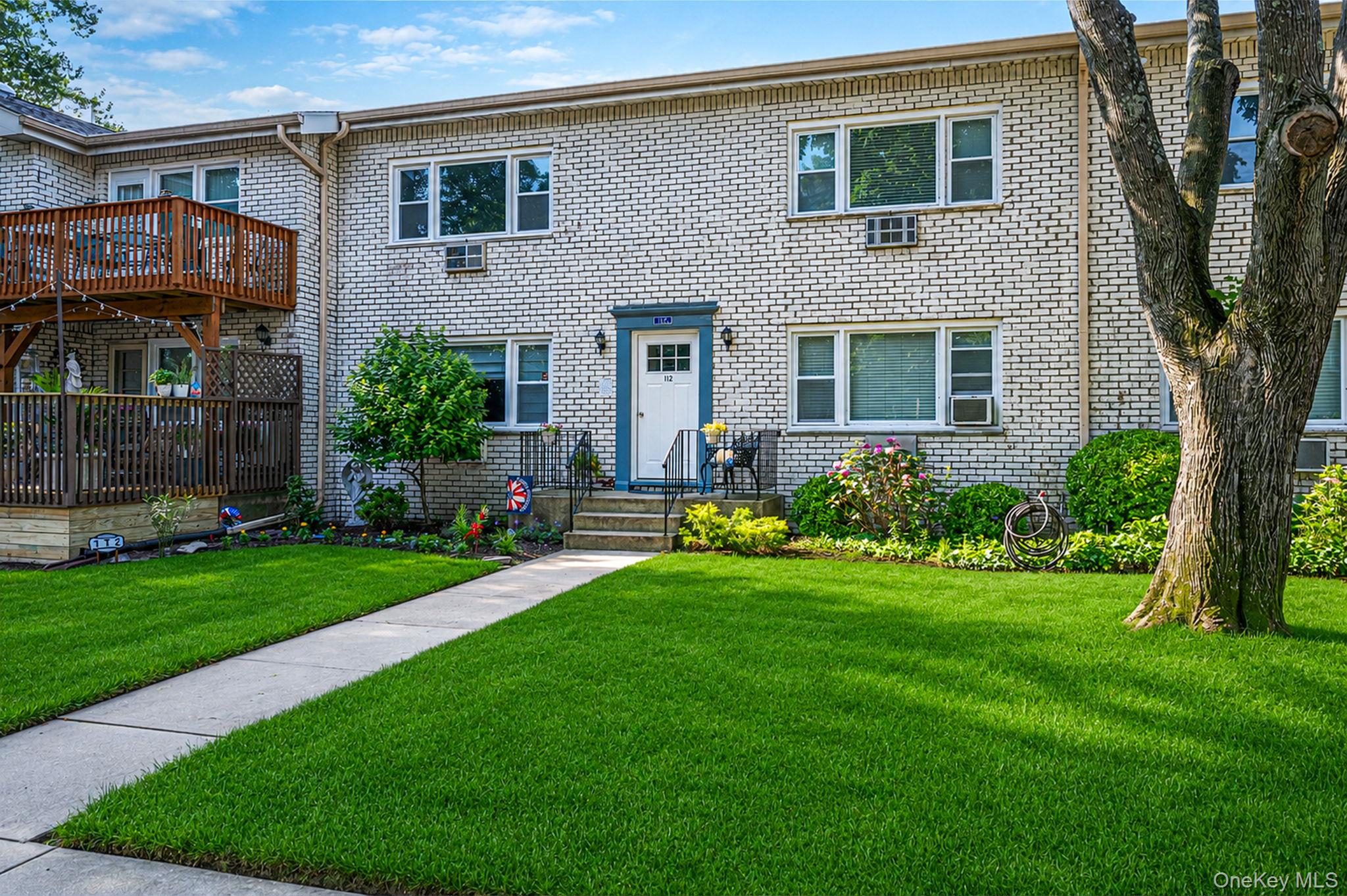 112 Cardinal Lane, Unit 2A Islip, NY 11751 - Photo 4 of 14 Gallery Image 4