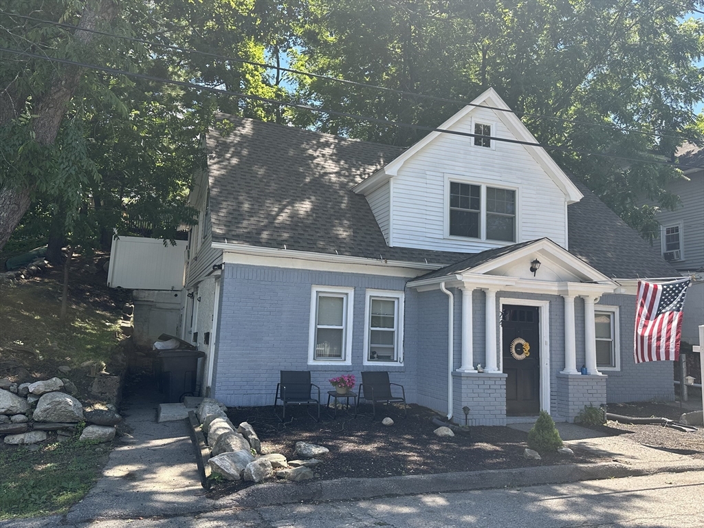 24 Proctor Street Worcester, MA 01606 - Photo 2 of 22