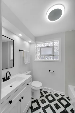 $299,500 | 1707 East 93rd Street, Chicago, IL 60617