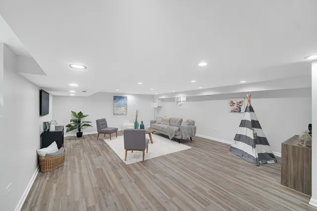 $299,500 | 1707 East 93rd Street, Chicago, IL 60617