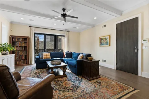 $1,299,500 | 3946 North Hoyne Avenue, Unit 1S, Chicago, IL 60618