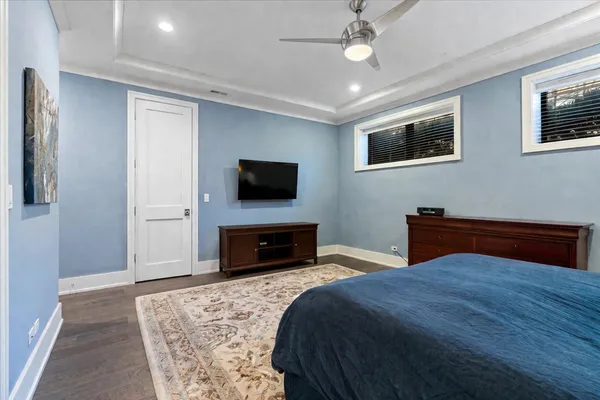 $1,299,500 | 3946 North Hoyne Avenue, Unit 1S, Chicago, IL 60618