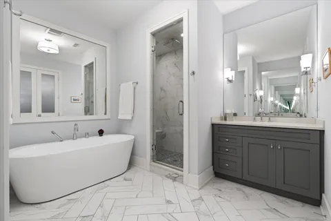 $1,299,500 | 3946 North Hoyne Avenue, Unit 1S, Chicago, IL 60618