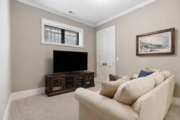 $1,299,500 | 3946 North Hoyne Avenue, Unit 1S, Chicago, IL 60618