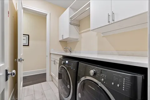 $1,299,500 | 3946 North Hoyne Avenue, Unit 1S, Chicago, IL 60618