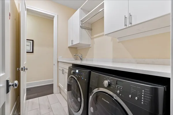 $1,299,500 | 3946 North Hoyne Avenue, Unit 1S, Chicago, IL 60618