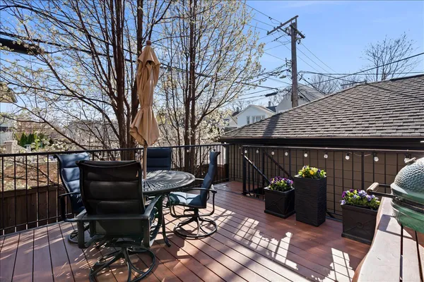 $1,299,500 | 3946 North Hoyne Avenue, Unit 1S, Chicago, IL 60618