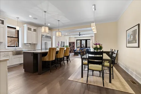 $1,299,500 | 3946 North Hoyne Avenue, Unit 1S, Chicago, IL 60618