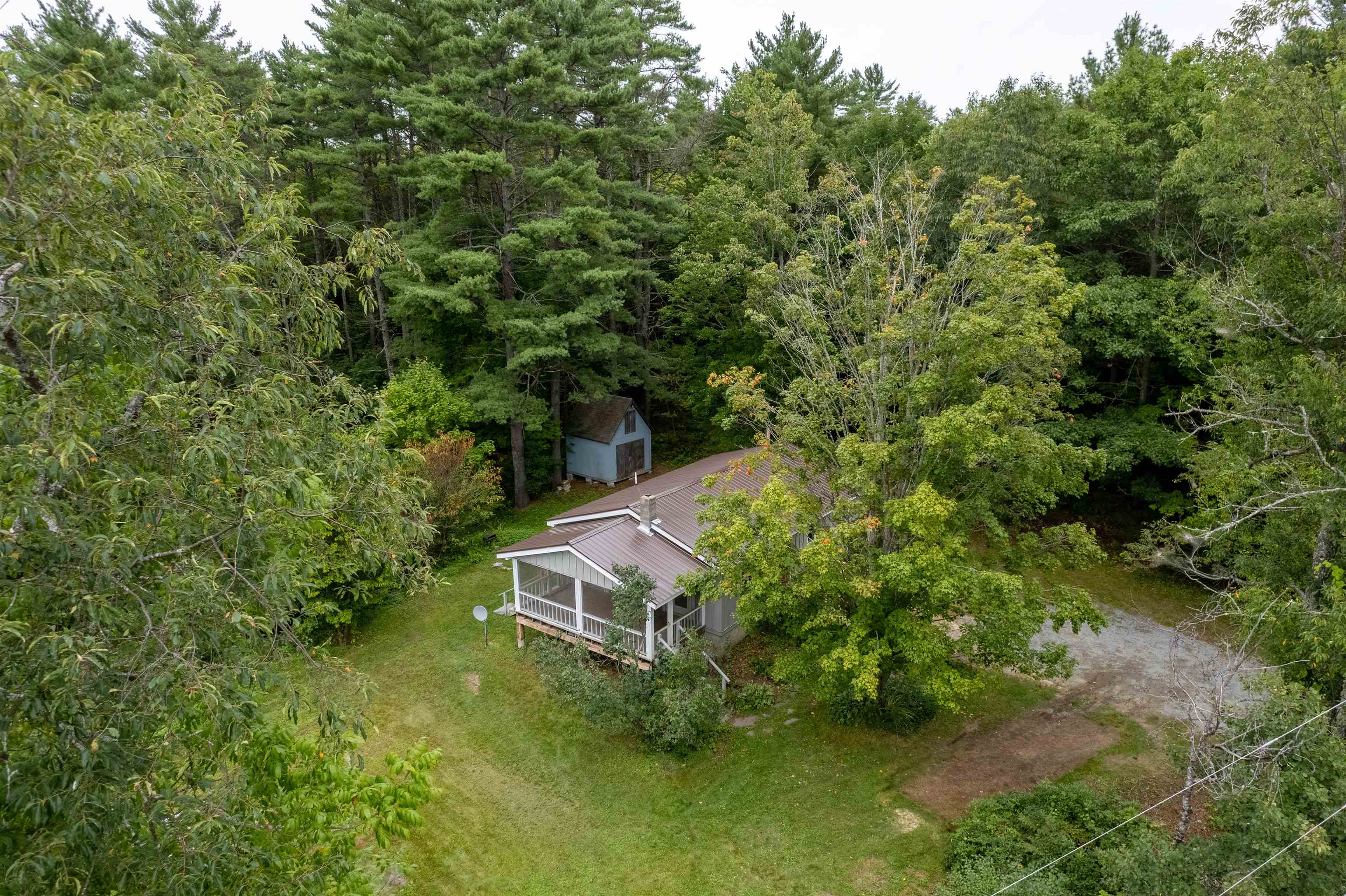 686 Hilltop Road Littleton, NH 03561 - Photo 3 of 36