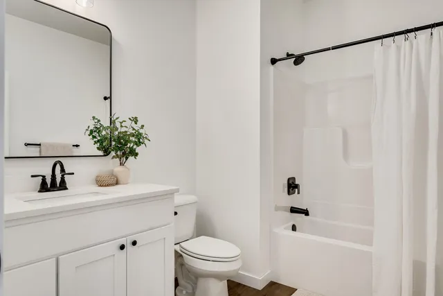 $489,900 | 935 Crockett Drive, Holmen, WI 54636