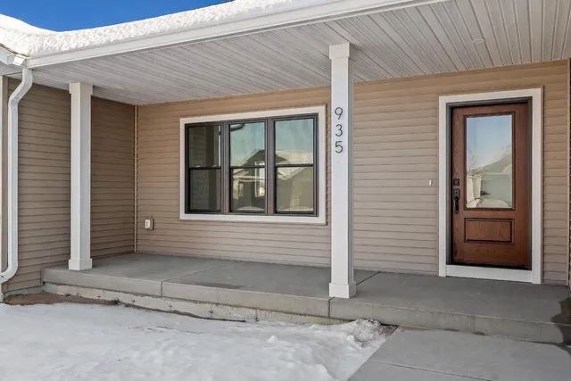 $489,900 | 935 Crockett Drive, Holmen, WI 54636