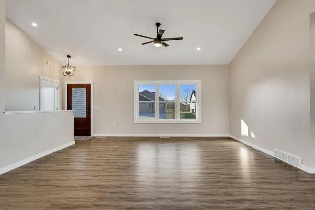 $489,900 | 935 Crockett Drive, Holmen, WI 54636