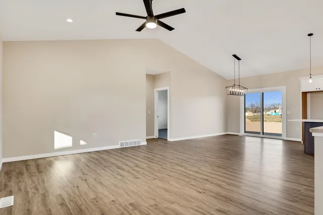 $489,900 | 935 Crockett Drive, Holmen, WI 54636