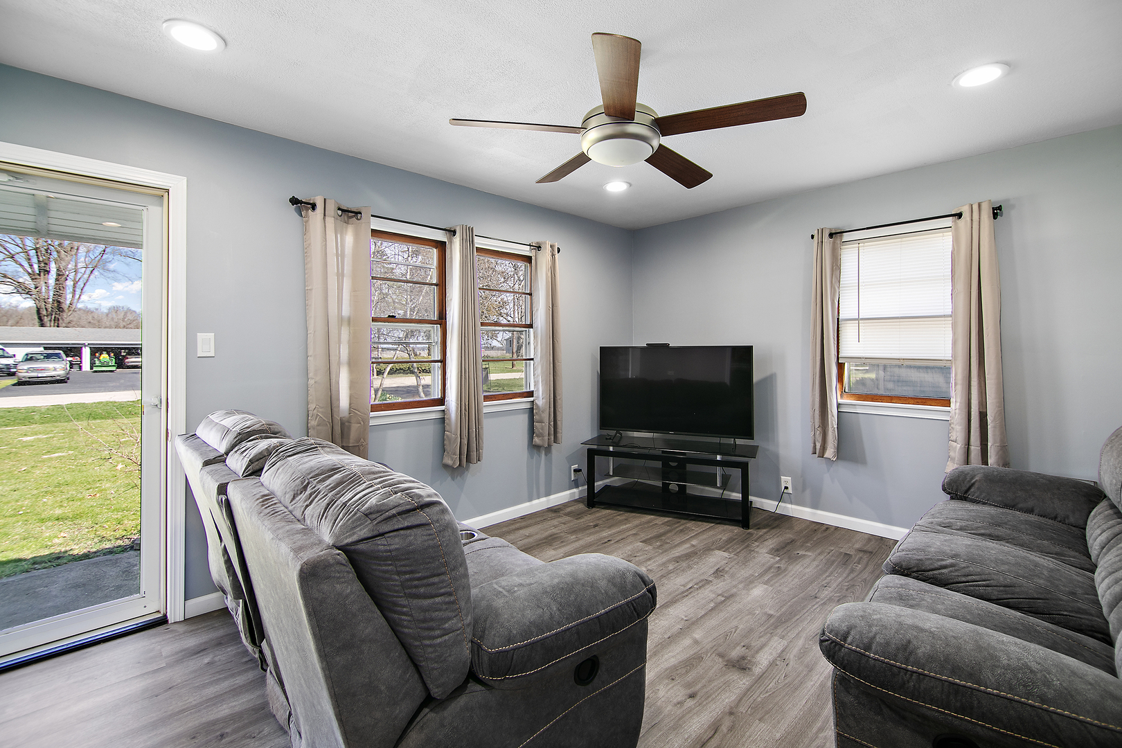5748 West 1000N Road Kankakee, IL 60901 - Photo 2 of 16 Gallery Image 2