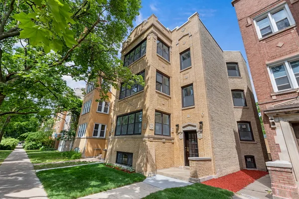 $2,800 | 6423 North Washtenaw Avenue, Unit 1, Chicago, IL 60645