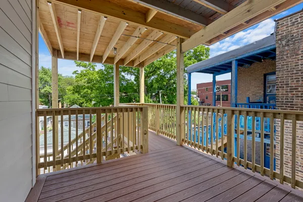 $2,800 | 6423 North Washtenaw Avenue, Unit 1, Chicago, IL 60645