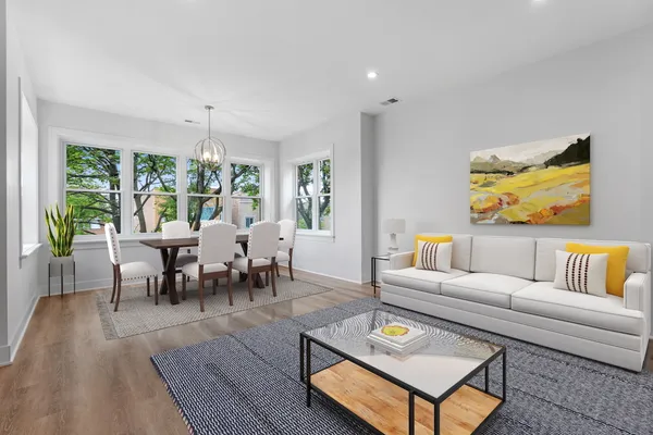 $2,800 | 6423 North Washtenaw Avenue, Unit 1, Chicago, IL 60645