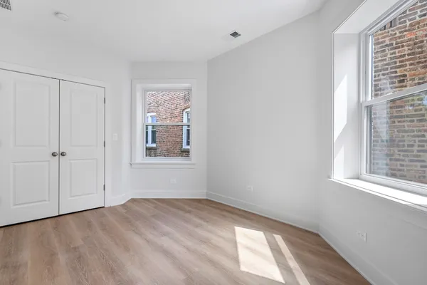 $2,800 | 6423 North Washtenaw Avenue, Unit 1, Chicago, IL 60645