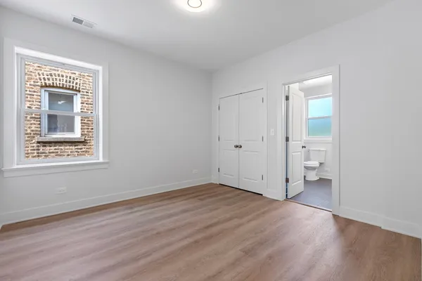 $2,800 | 6423 North Washtenaw Avenue, Unit 1, Chicago, IL 60645