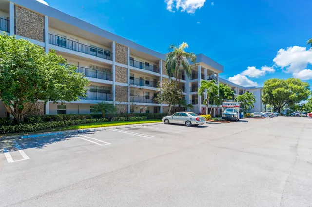 $2,600 | 2800 North Palm Aire Drive, Unit 401, Pompano Beach, FL 33069