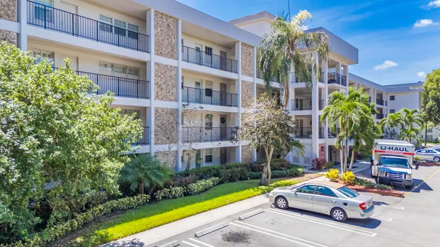 $2,600 | 2800 North Palm Aire Drive, Unit 401, Pompano Beach, FL 33069