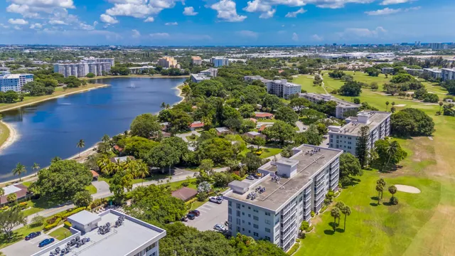 $2,600 | 2800 North Palm Aire Drive, Unit 401, Pompano Beach, FL 33069