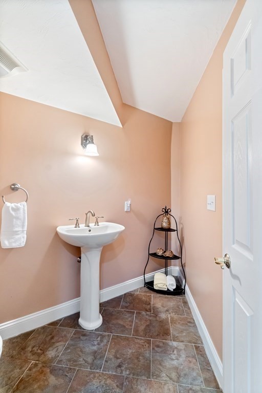 60 Tussock Brook Road, Unit 60 Duxbury, MA 02332 - Photo 35 of 40 Gallery Image 35