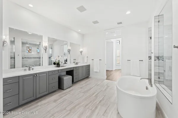 $3,050,000 | 3638 Lake Adelaide Place, Rockledge, FL 32955