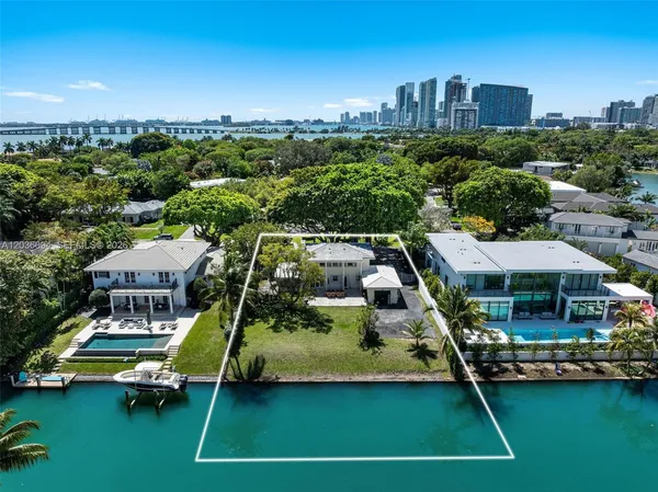 $10,900,000 | 655 Buttonwood Lane, Miami, FL 33137