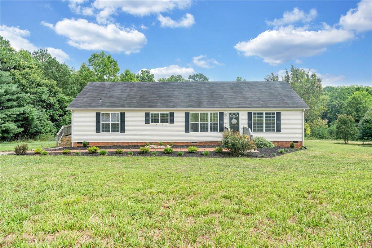 1064 Lipscomb Road Moneta, VA 24121 - Photo 1 of 31 42-MIB01028