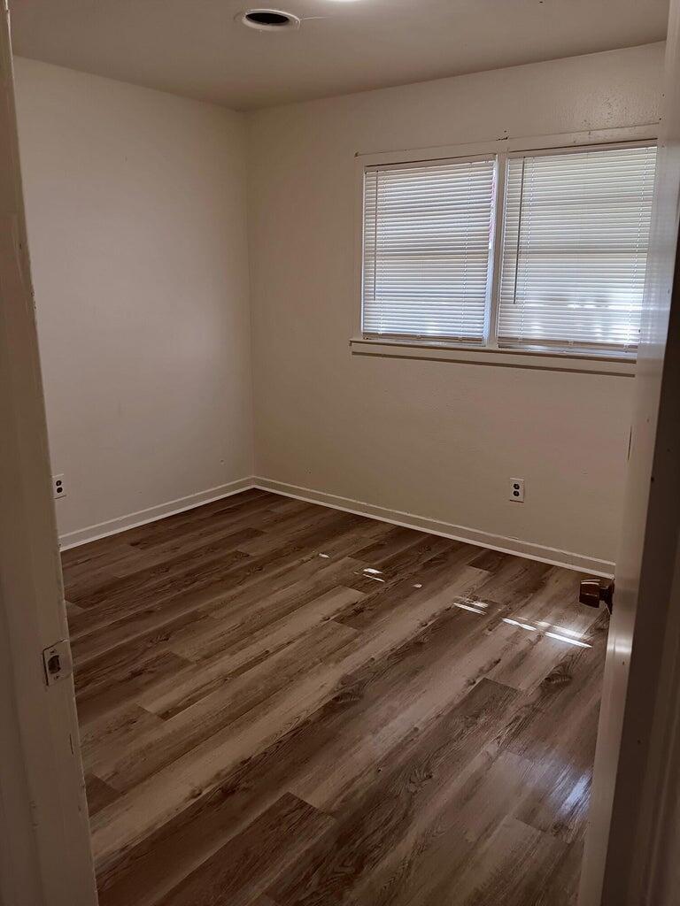 1937 East Colgate Street Lubbock, TX 79403 - Photo 4 of 11 20251019011114182495000000-o
