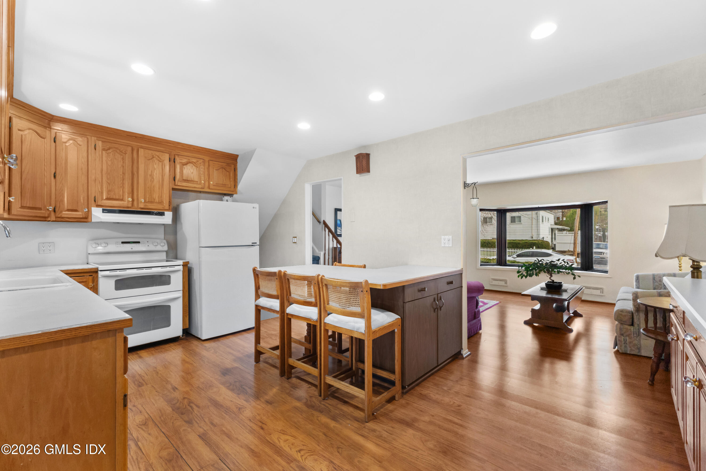 21 Amherst Road Riverside, CT 06878 - Photo 11 of 30 021