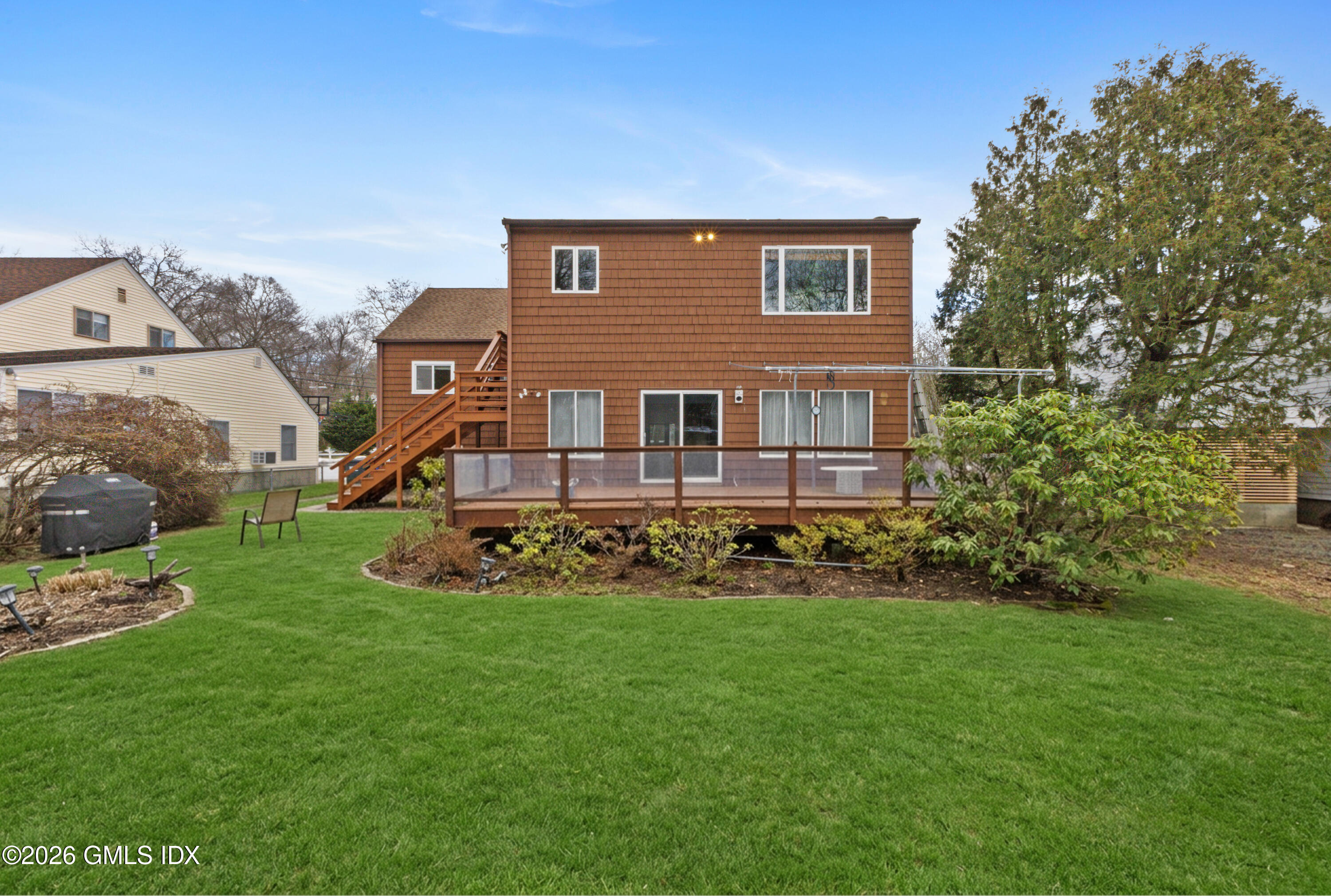 21 Amherst Road Riverside, CT 06878 - Photo 2 of 30 Back