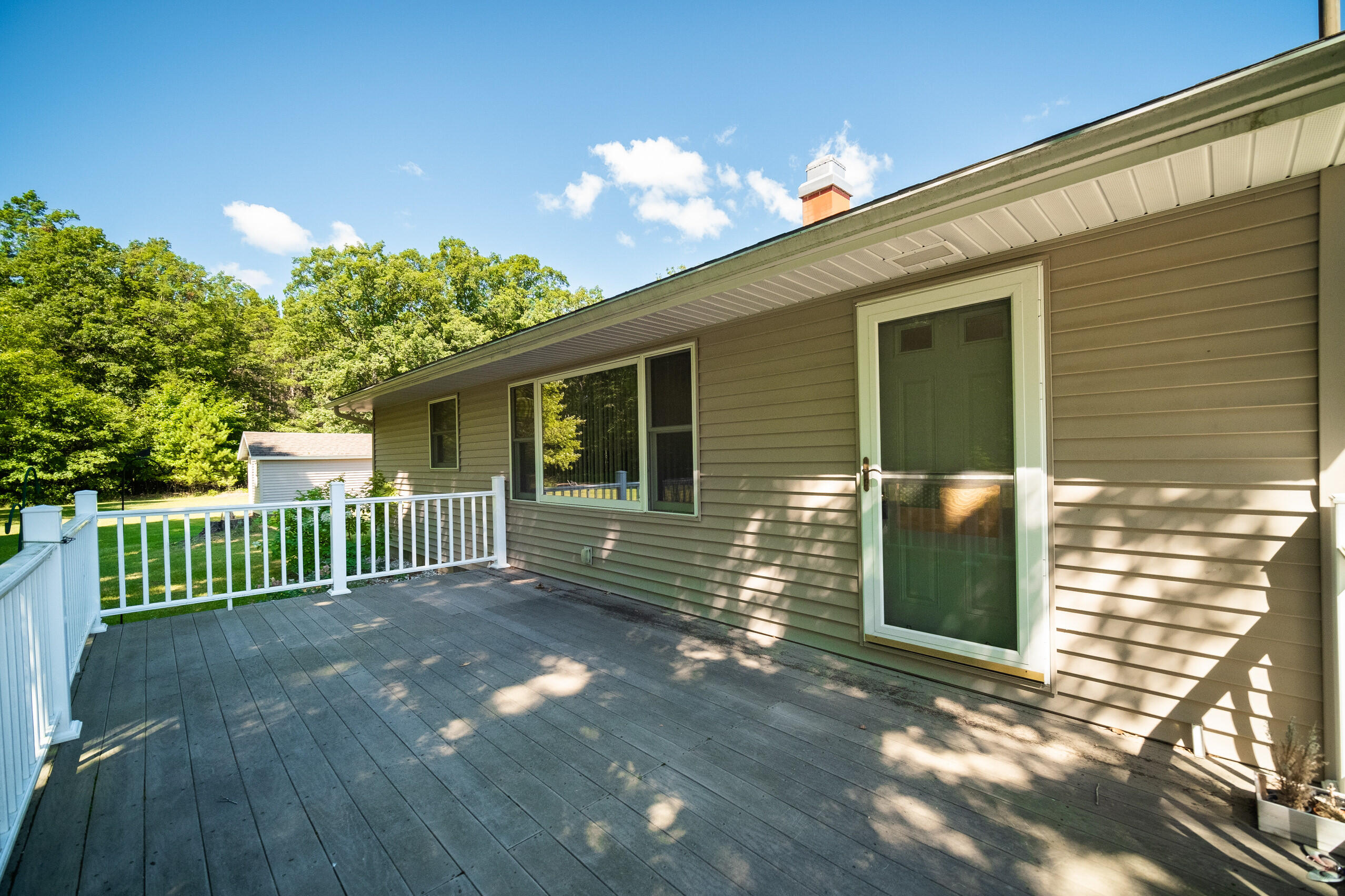 16540 Brewer Road Brethren, MI 49619 - Photo 3 of 91 Front Deck